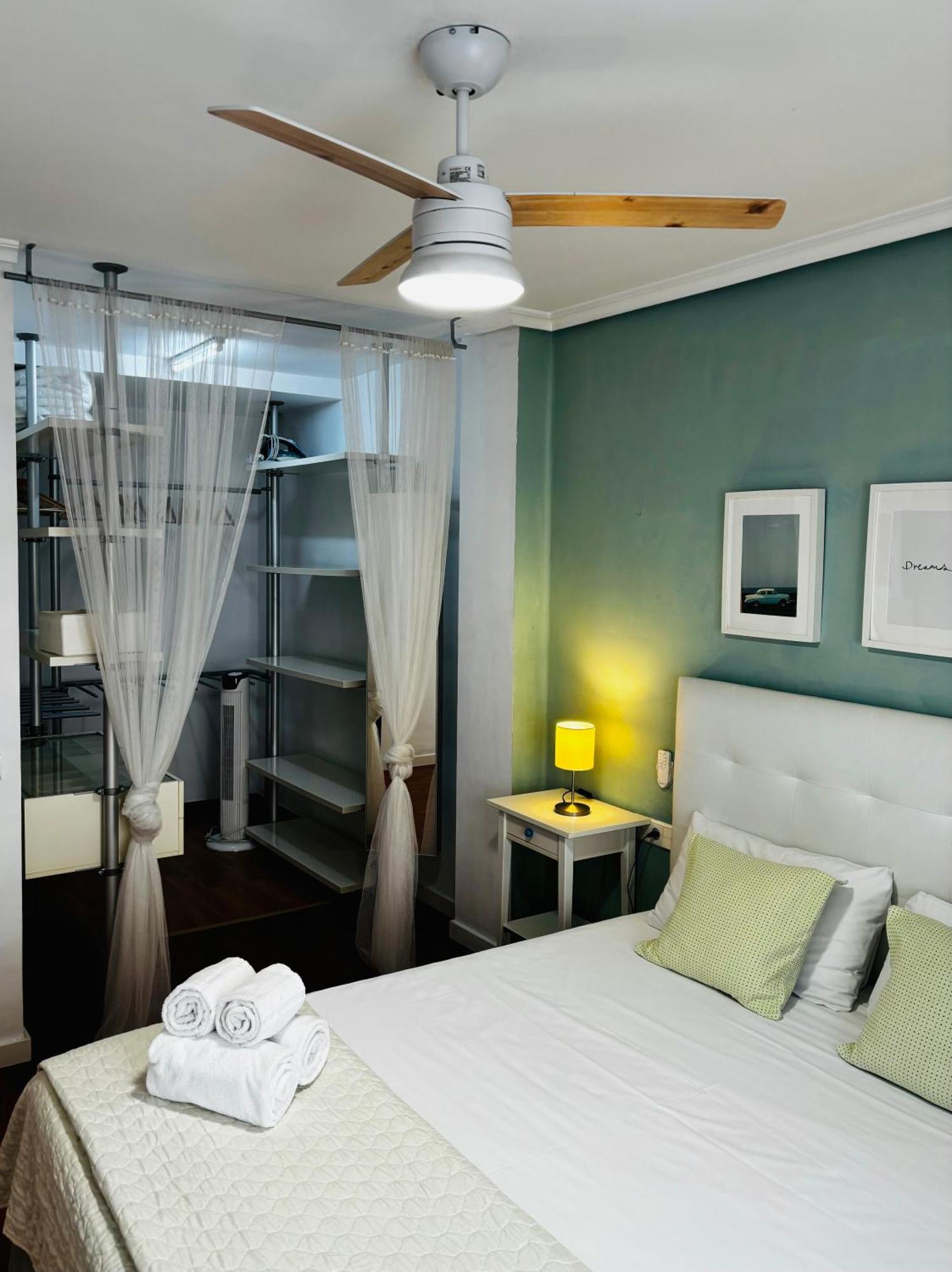 Travel Habitat Mestalla Valência Exterior foto