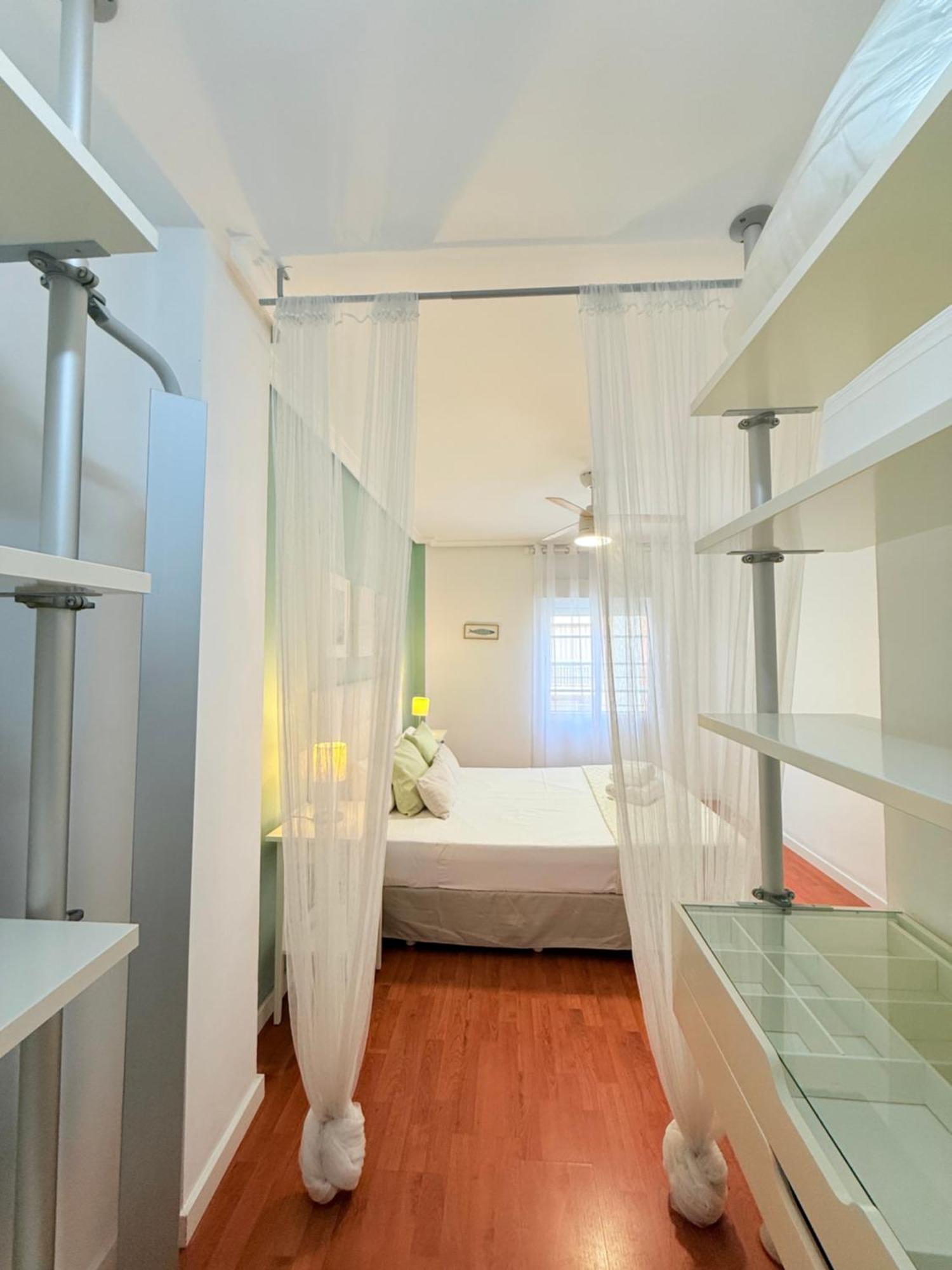 Travel Habitat Mestalla Valência Exterior foto
