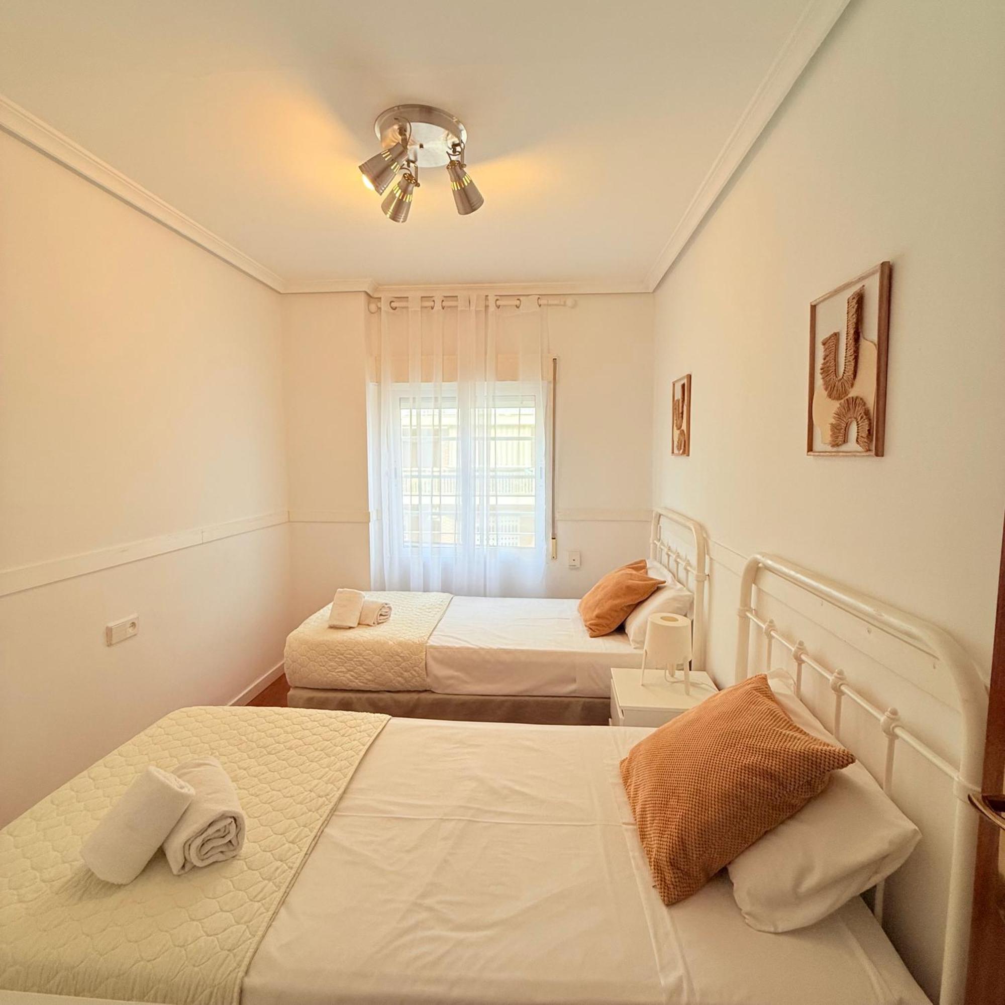 Travel Habitat Mestalla Valência Exterior foto